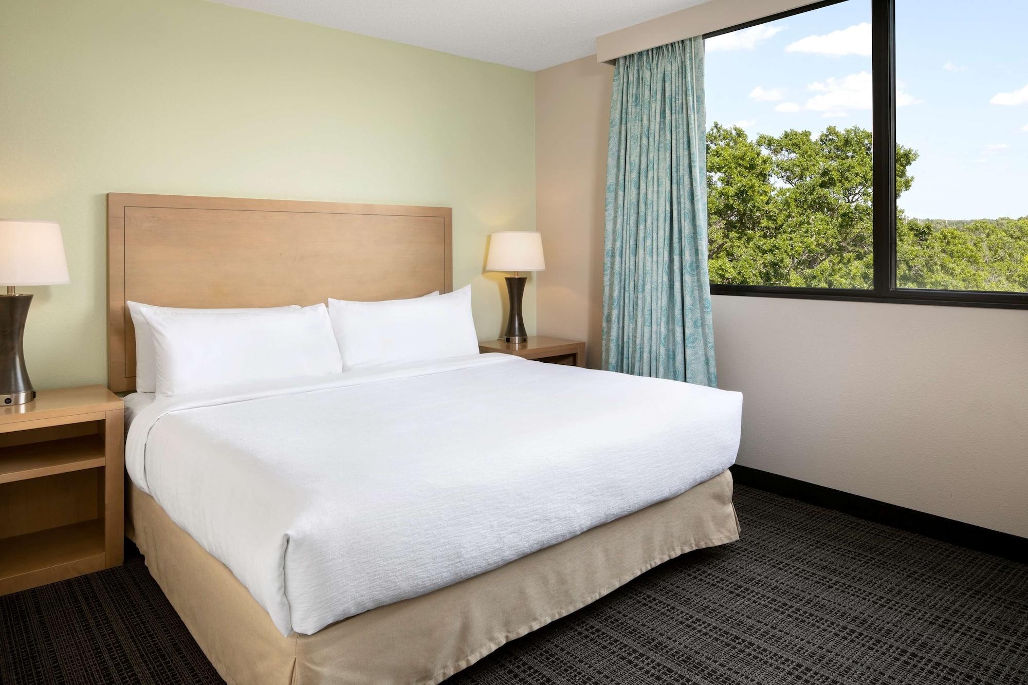 Embassy Suites By Hilton Tampa Airport Westshore Exterior photo