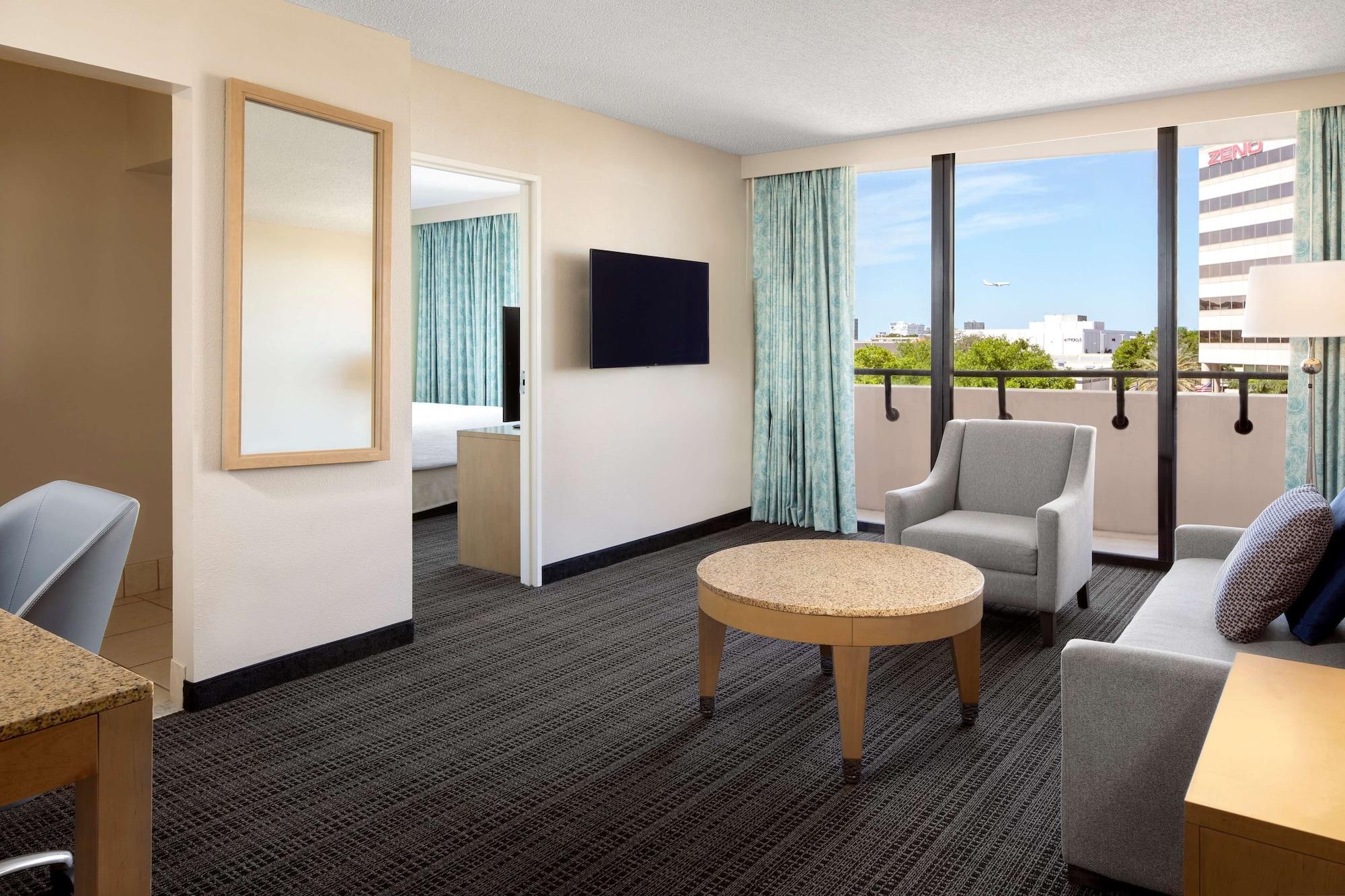 Embassy Suites By Hilton Tampa Airport Westshore Exterior photo
