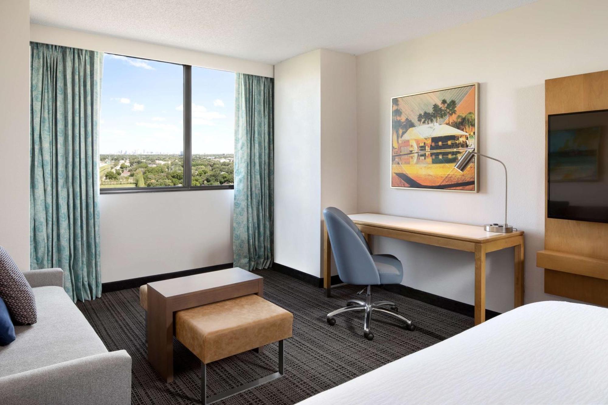 Embassy Suites By Hilton Tampa Airport Westshore Exterior photo