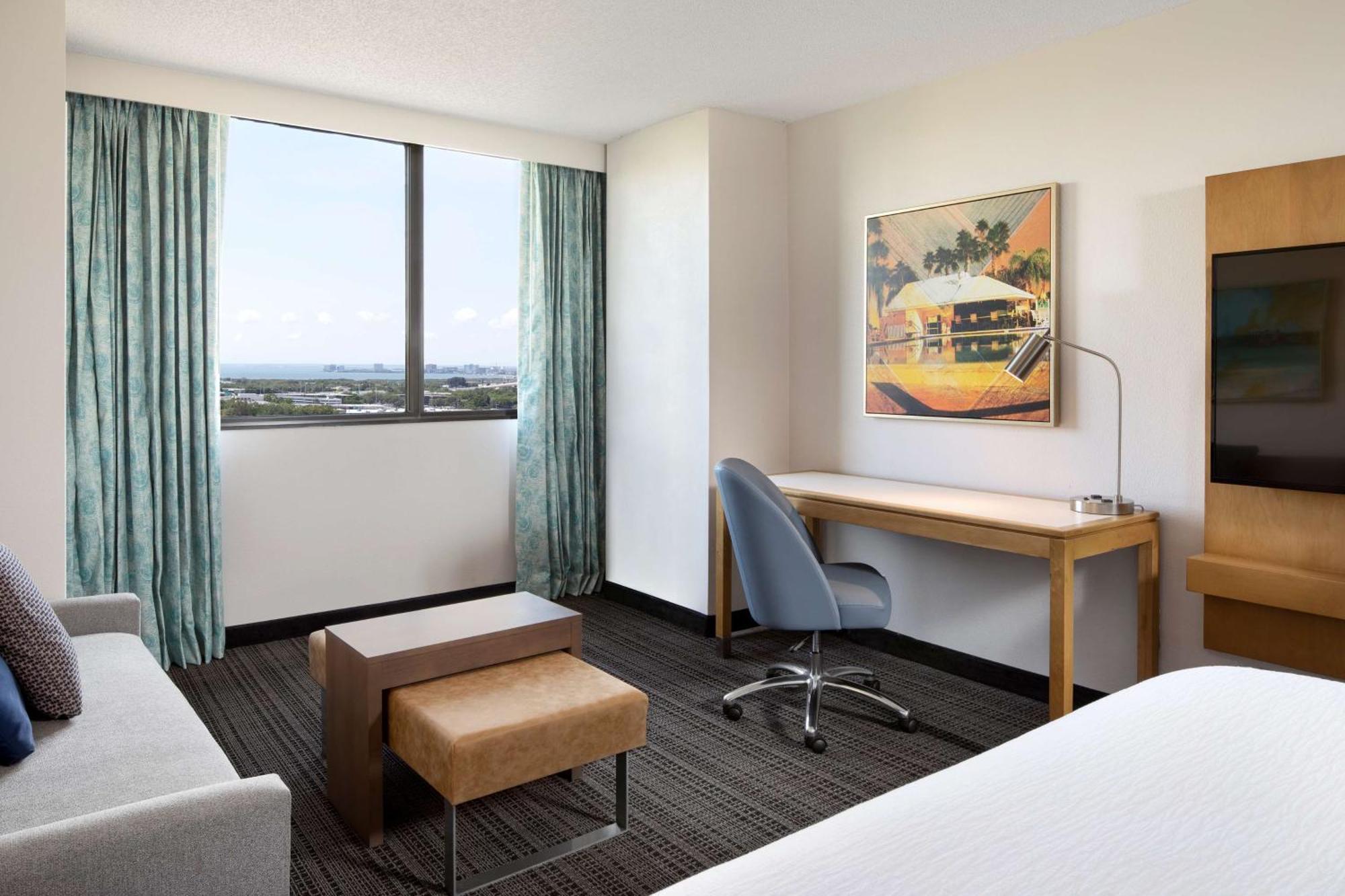 Embassy Suites By Hilton Tampa Airport Westshore Exterior photo